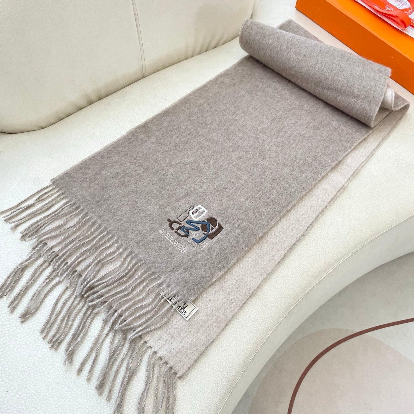 HM 25 Double- Sided Small H Puzzle Scarf 180cm Cashmere Natural Beige 825644