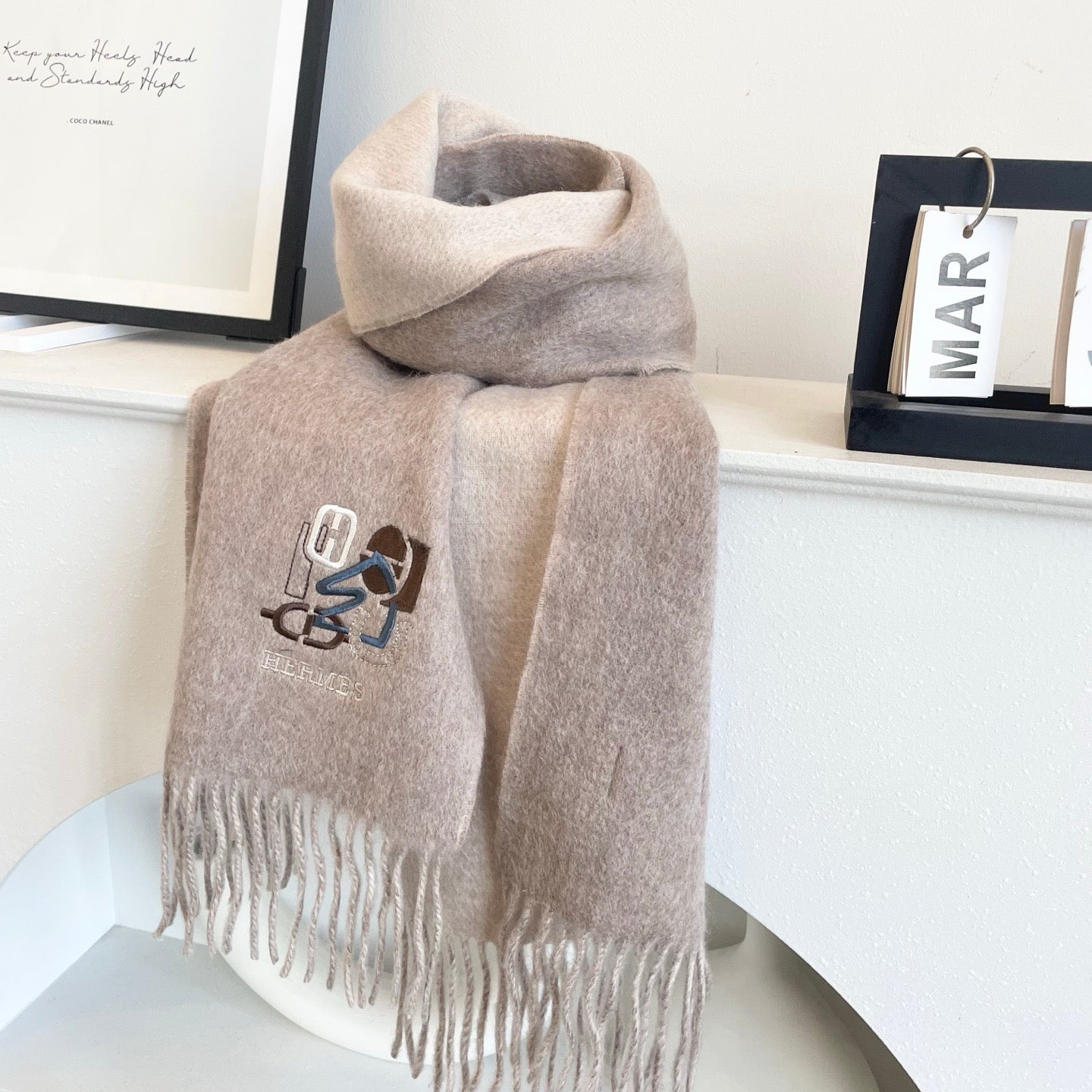 HM 25 Double- Sided Small H Puzzle Scarf 180cm Cashmere Natural Beige 825644
