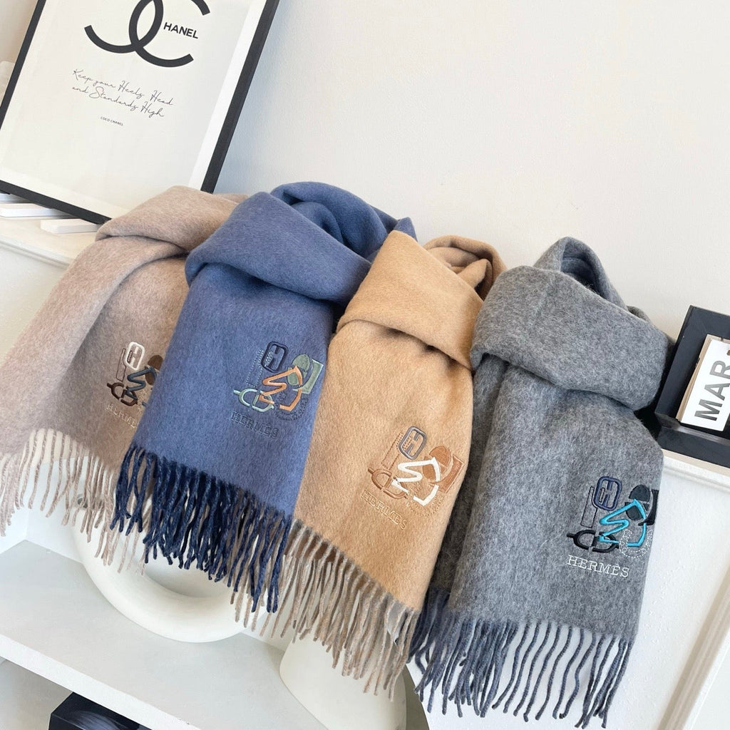 HM 25 Double- Sided Small H Puzzle Scarf 180cm Cashmere Camel Gray 825642