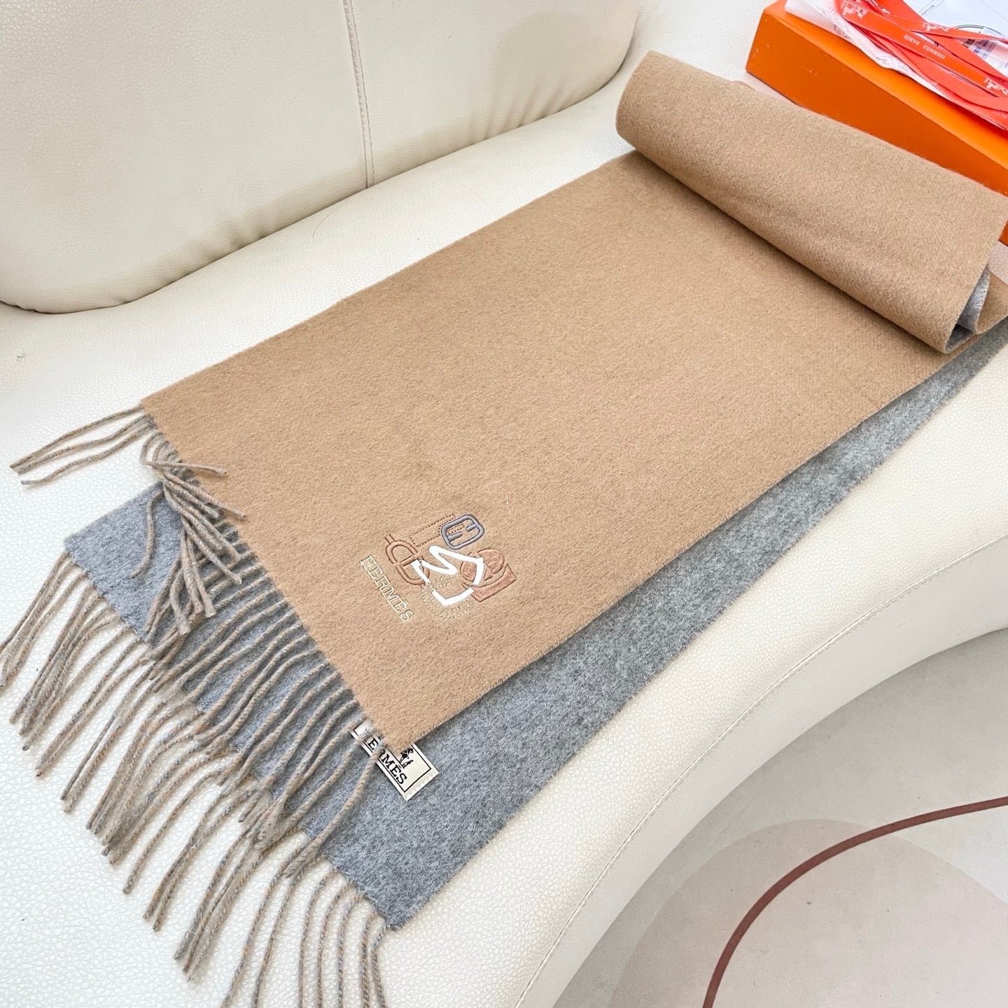 HM 25 Double- Sided Small H Puzzle Scarf 180cm Cashmere Camel Gray 825642