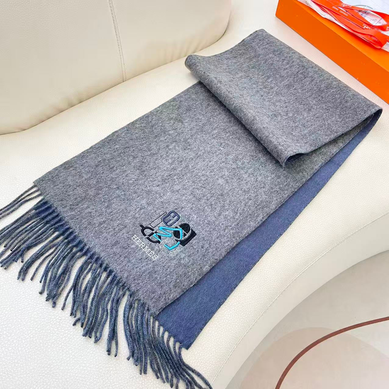HM 25 Double- Sided Small H Puzzle Scarf 180cm Cashmere Mottled Gray Marble Blue 825641