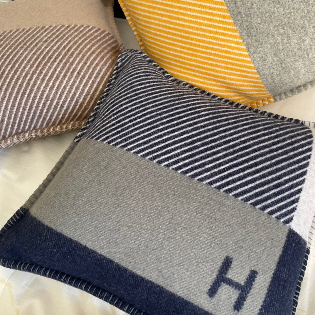 HM H Riviera Pillow 50 x 50cm Marine Cashmere