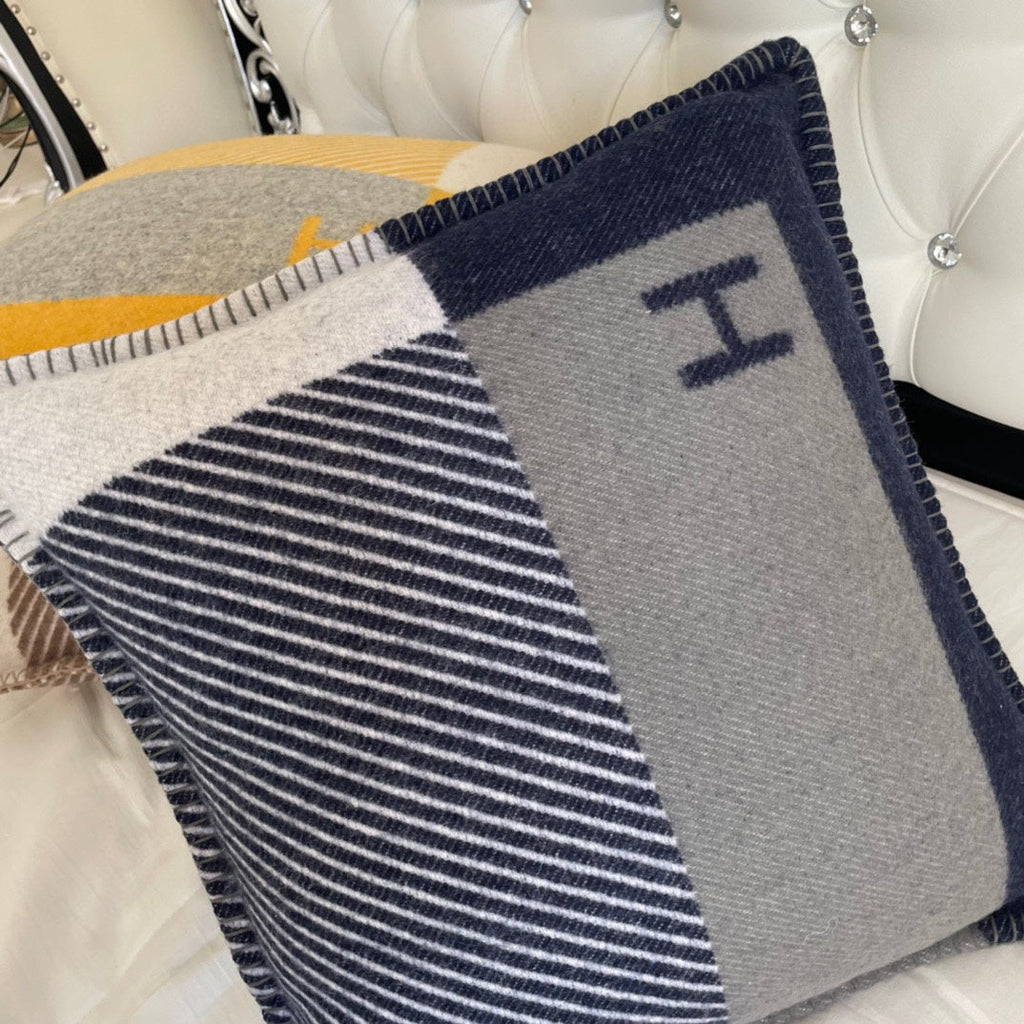 HM H Riviera Pillow 50 x 50cm Marine Cashmere