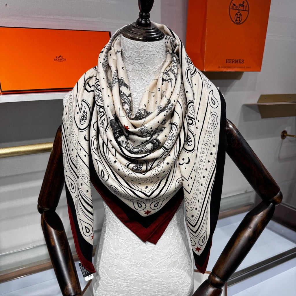 HM Grand Apparat Bandana Shawl 140x140cm Cream Black Cashmere Silk 212693