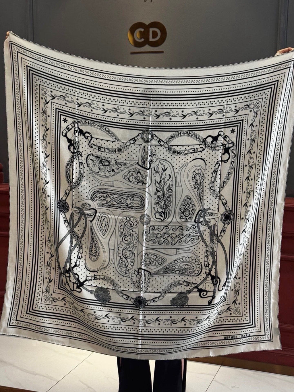 HM 26s Printed Square Scarf 140 In Cashmere And Silk 307278