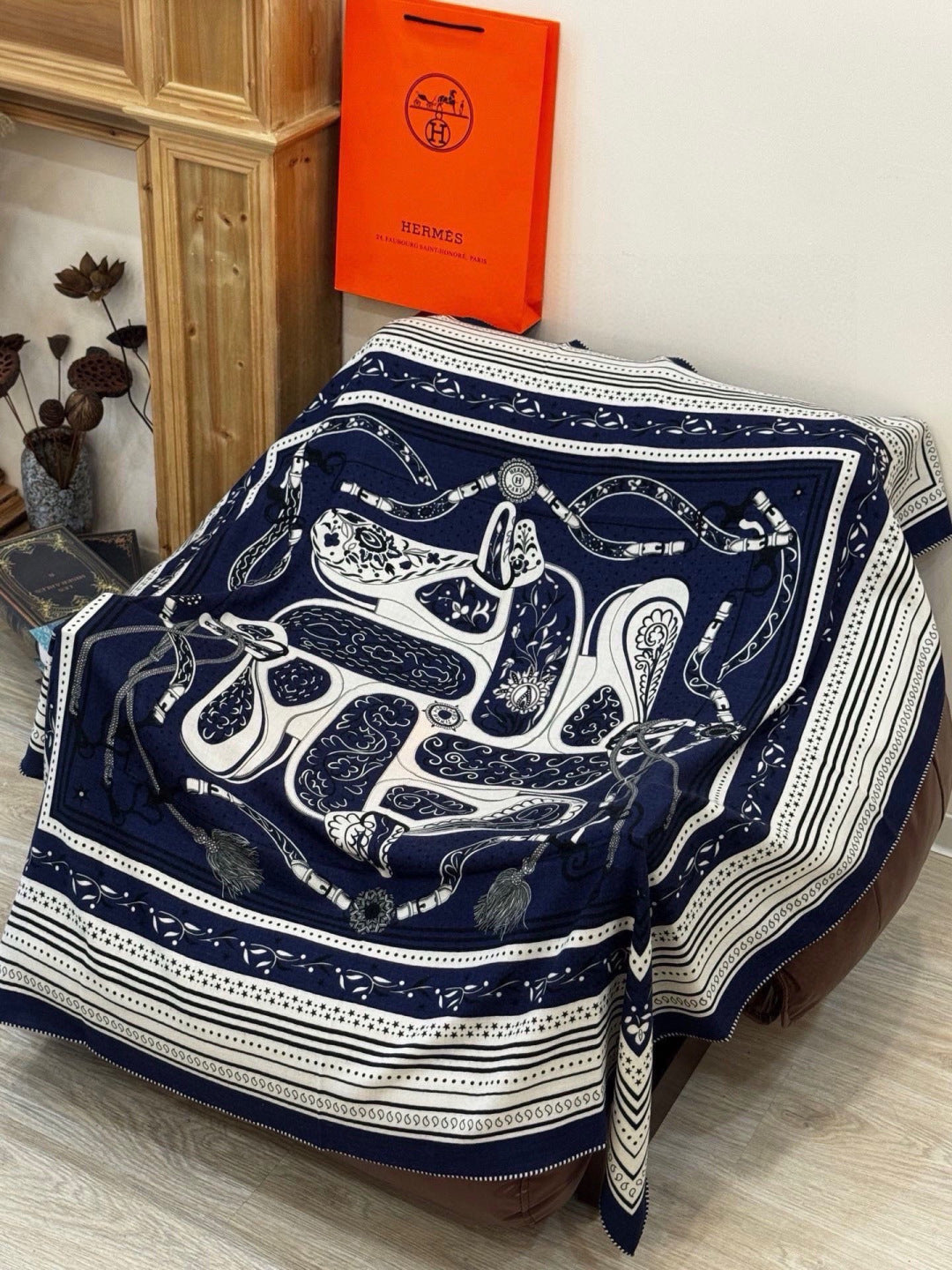 HM 26s Printed Square Scarf 140 In Cashmere And Silk 307280