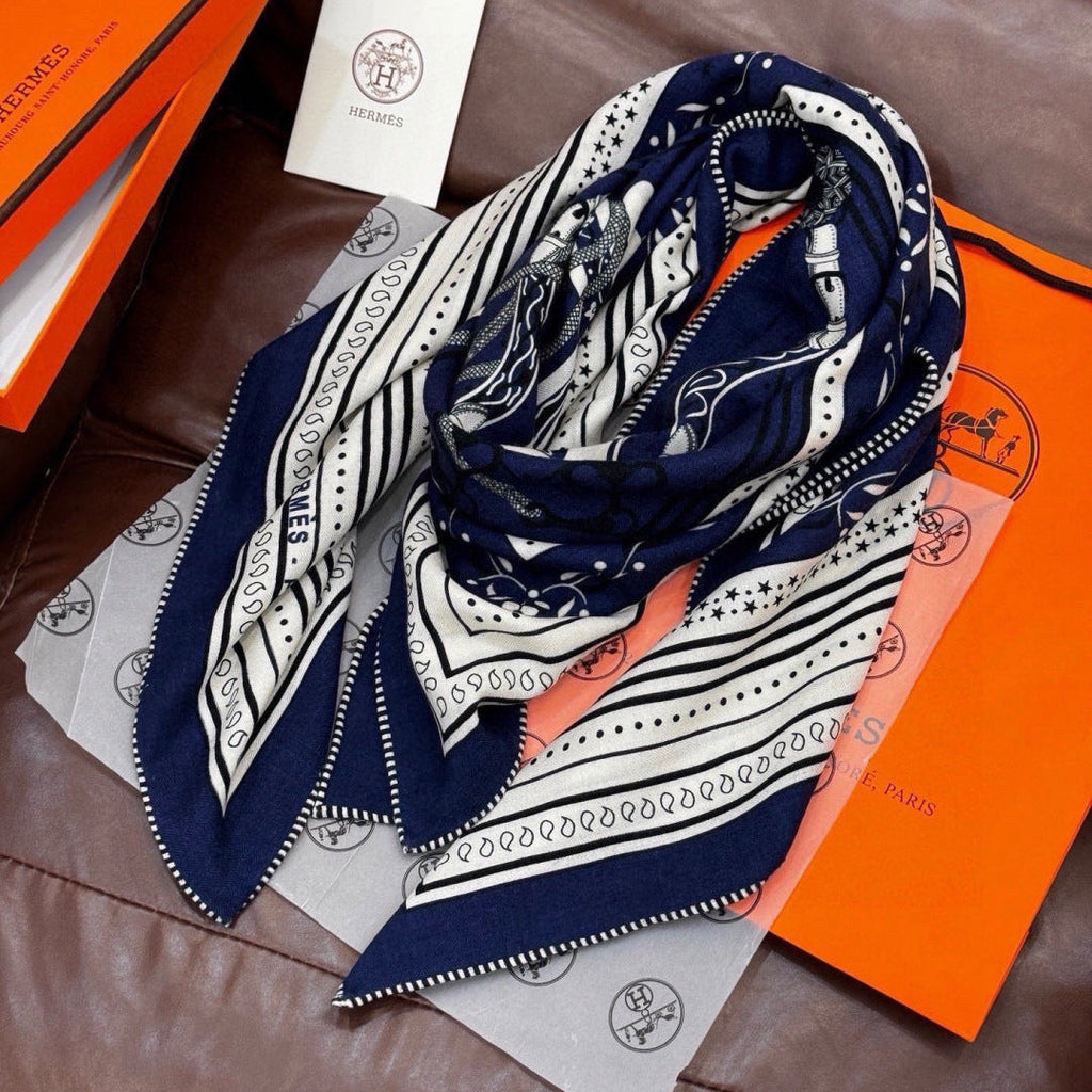 HM 26s Printed Square Scarf 140 In Cashmere And Silk 307280