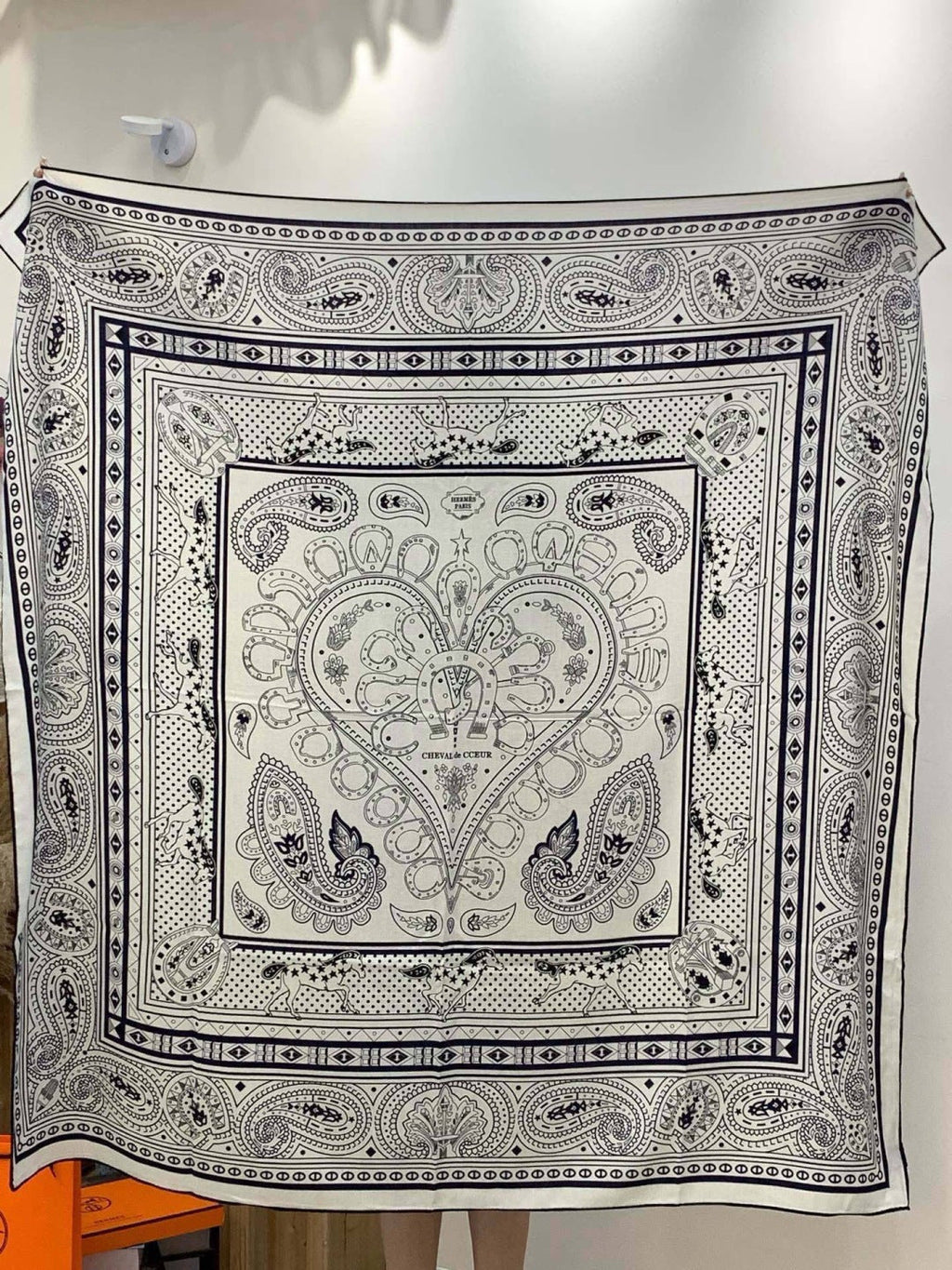 HM 25s Reversible Scarf 140cm White Black Cashmere 976274