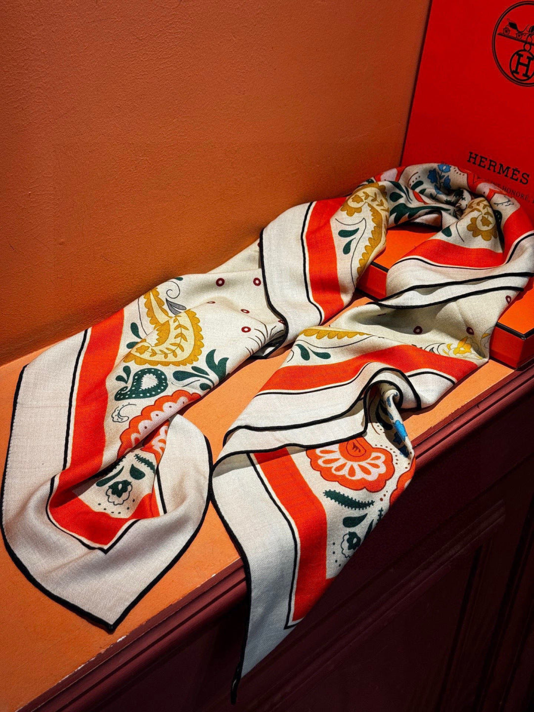 HM 25s Jungle Love Scarf 140cm Orange Beige Cashmere 976287
