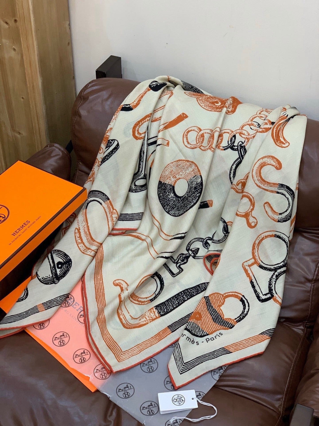 HM 26s Scarf 140 In Cashmere And Silk 303159