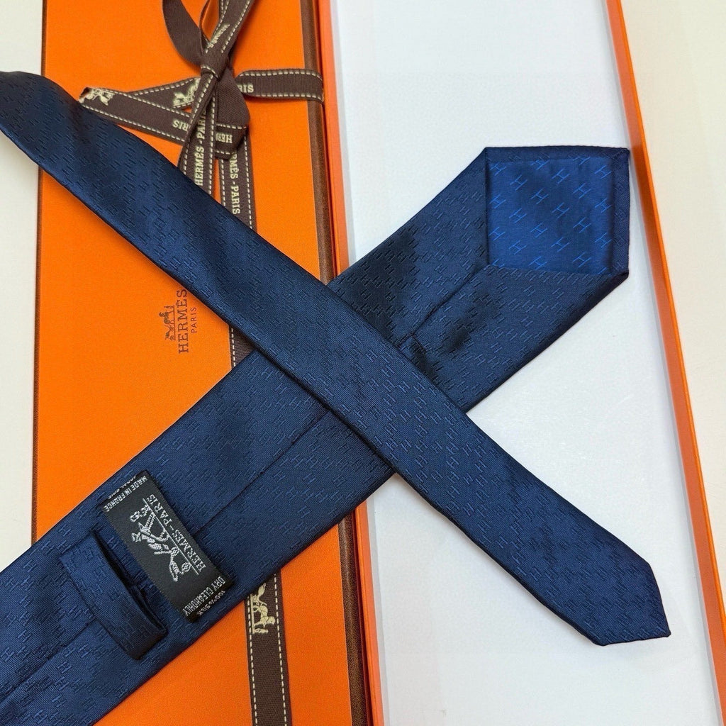 HM Jacquard Tie Dark Blue Twill Silk 212089