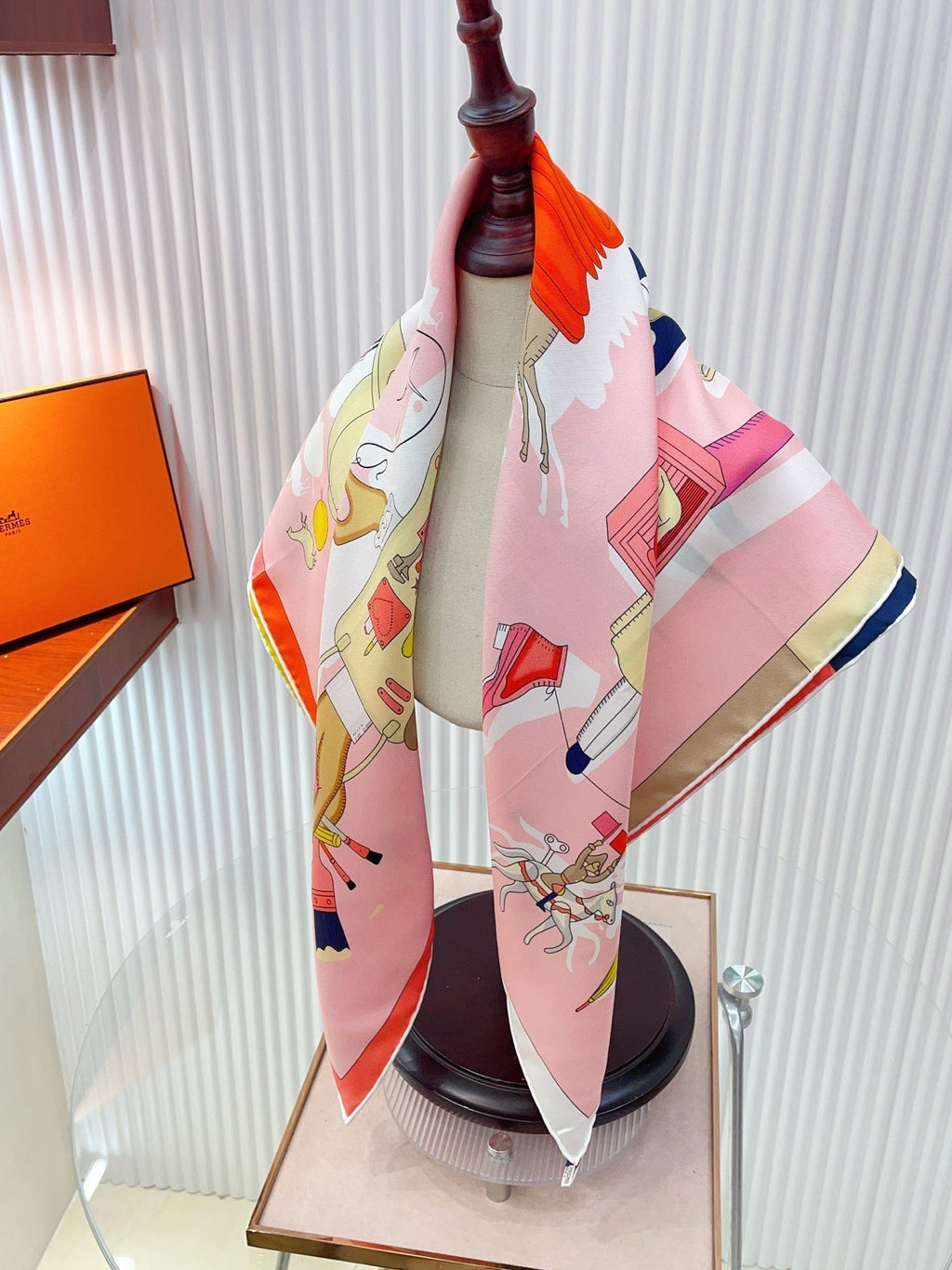HM 26s Double-sided Scarf 90 Pink Multicolor Twill Silk 150374