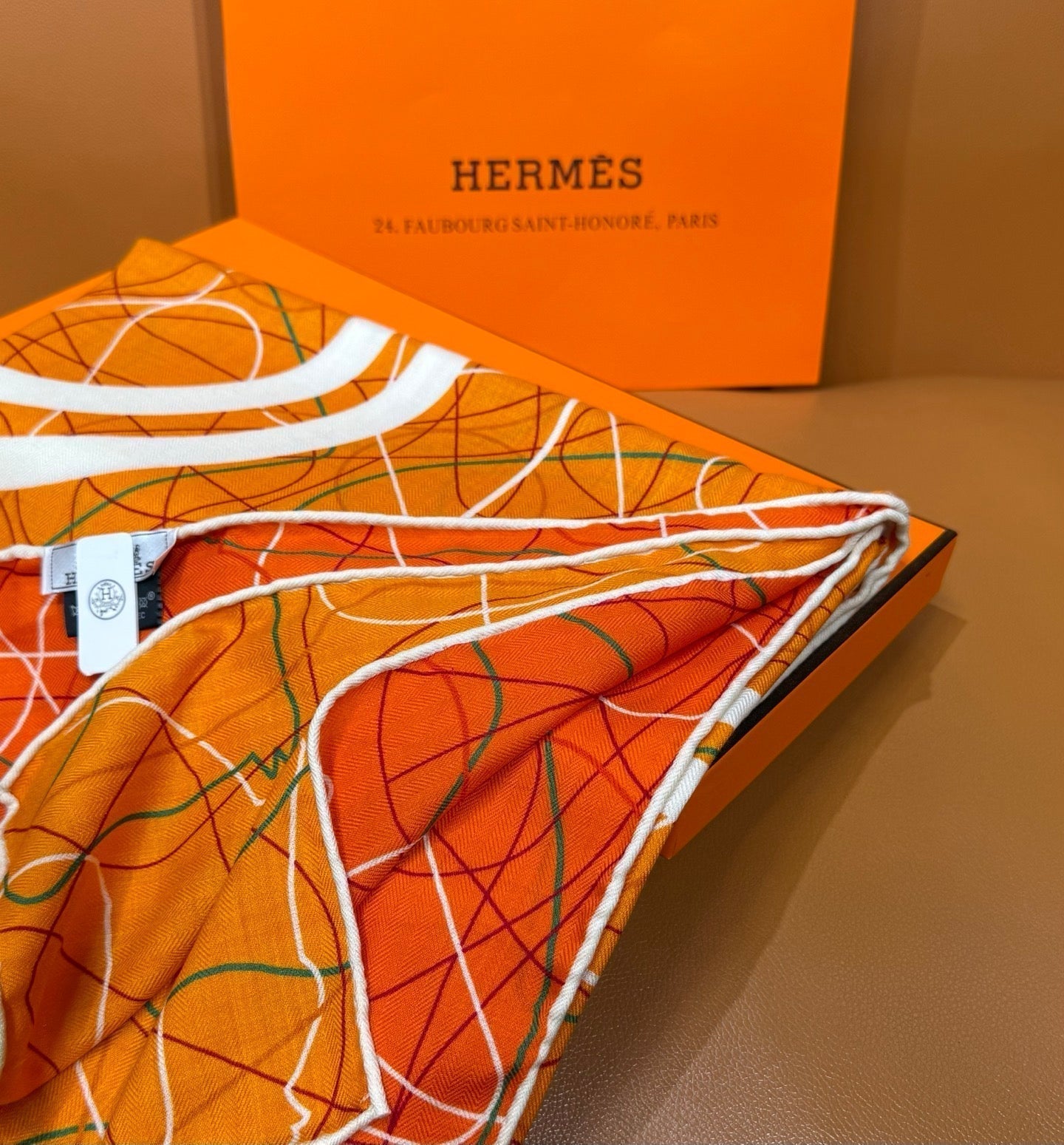 HM Brides de Gala au Fil de Soie Scarf 140x140cm Orange White Silk Cashmere 269487