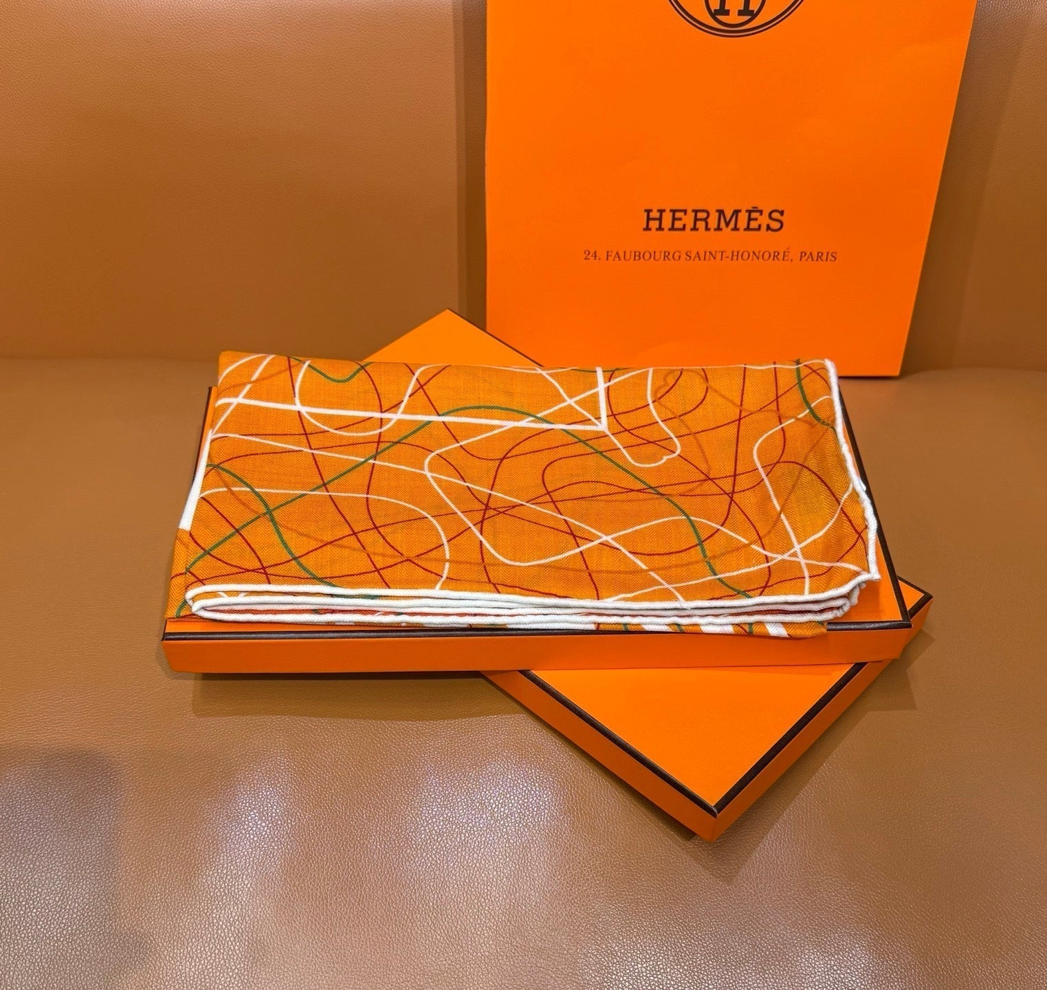 HM Brides de Gala au Fil de Soie Scarf 140x140cm Orange White Silk Cashmere 269487