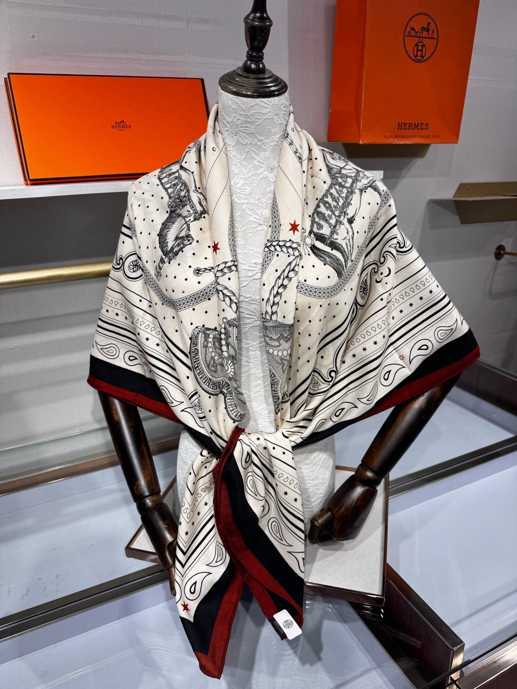 HM Grand Apparat Bandana Shawl 140x140cm Cream Black Cashmere Silk 212693