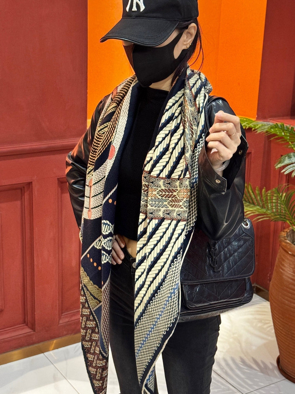 HM Dressage Tressage 140 CM Black White Colorful Cashmere And Silk 293224