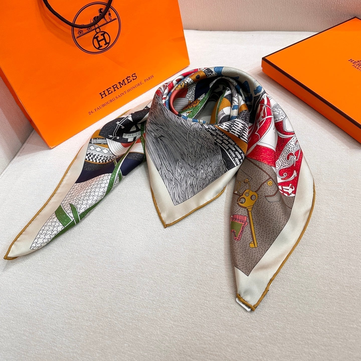 HM 26s Printed Square Scarf 88 In Silk 309442