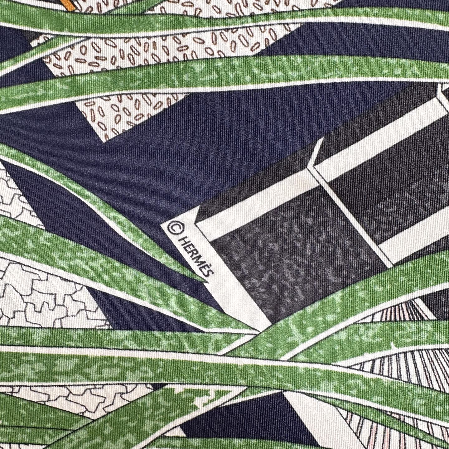 HM 26s Printed Square Scarf 88 In Silk 309442