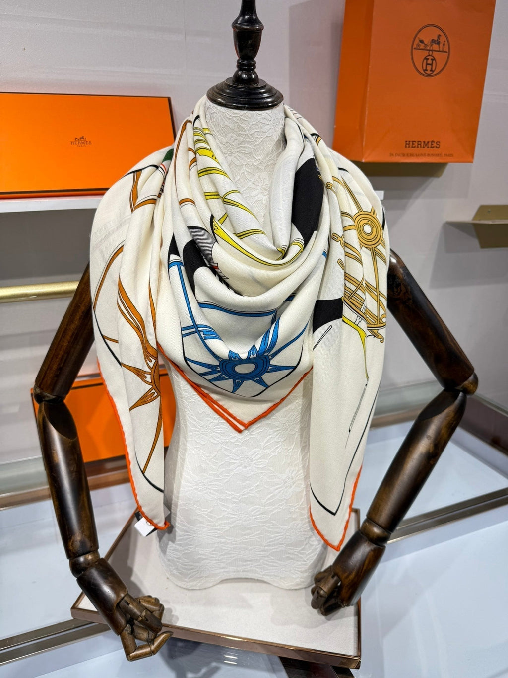 HM A Toute Berline Scarf 140 Ivory Cashmere Silk