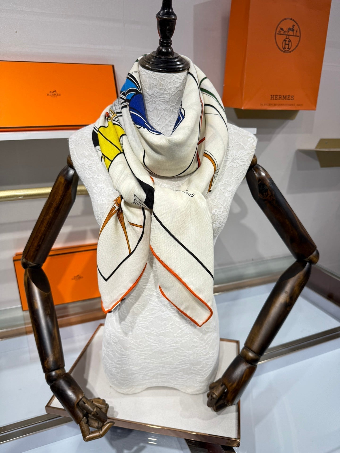 HM A Toute Berline Scarf 140 Ivory Cashmere Silk