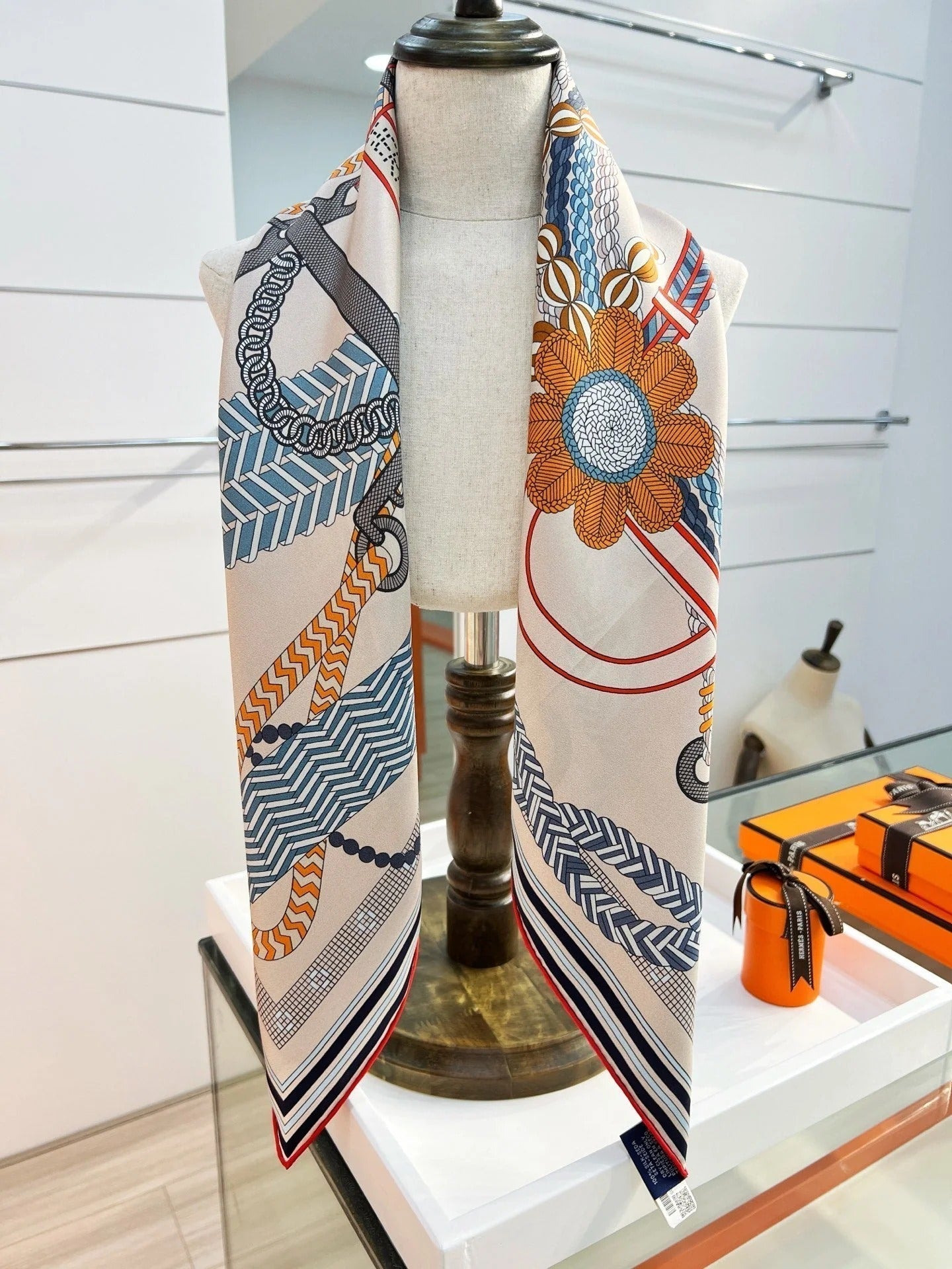 HM 26s Knitting Scarf 90 Beige Blue Colorful Mulberry Silk 148057